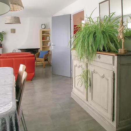 Holiday home Stunning In Sur With Wifi